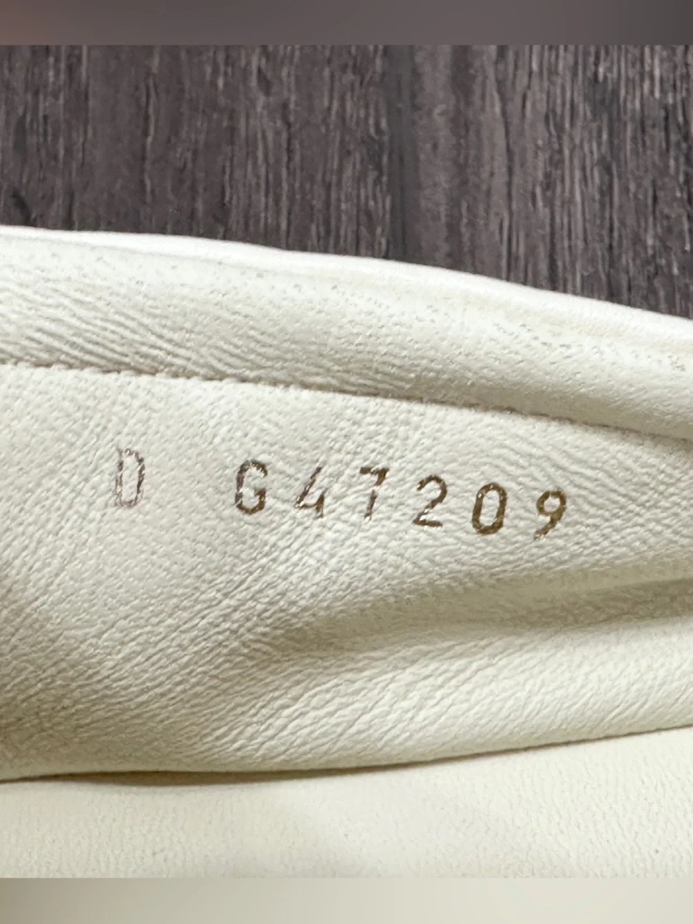 CHANEL BLAZY WHITE SQUARE TOE LEATHER CRUNCHY FLATS GOLD TURN LOCK CC LOGO 36.5 - Picture 11 of 16